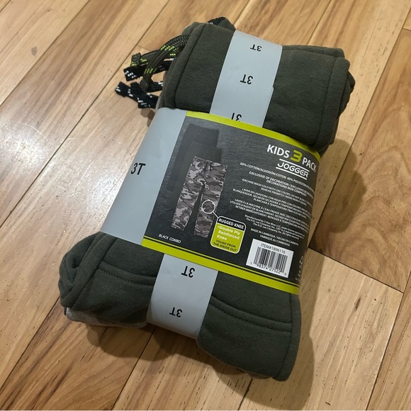 NWT Lee 3-Pack Youth Jogger Rugged Knee Pants - Black, Camo & Green - Boy’s 3T - Picture 3 of 3